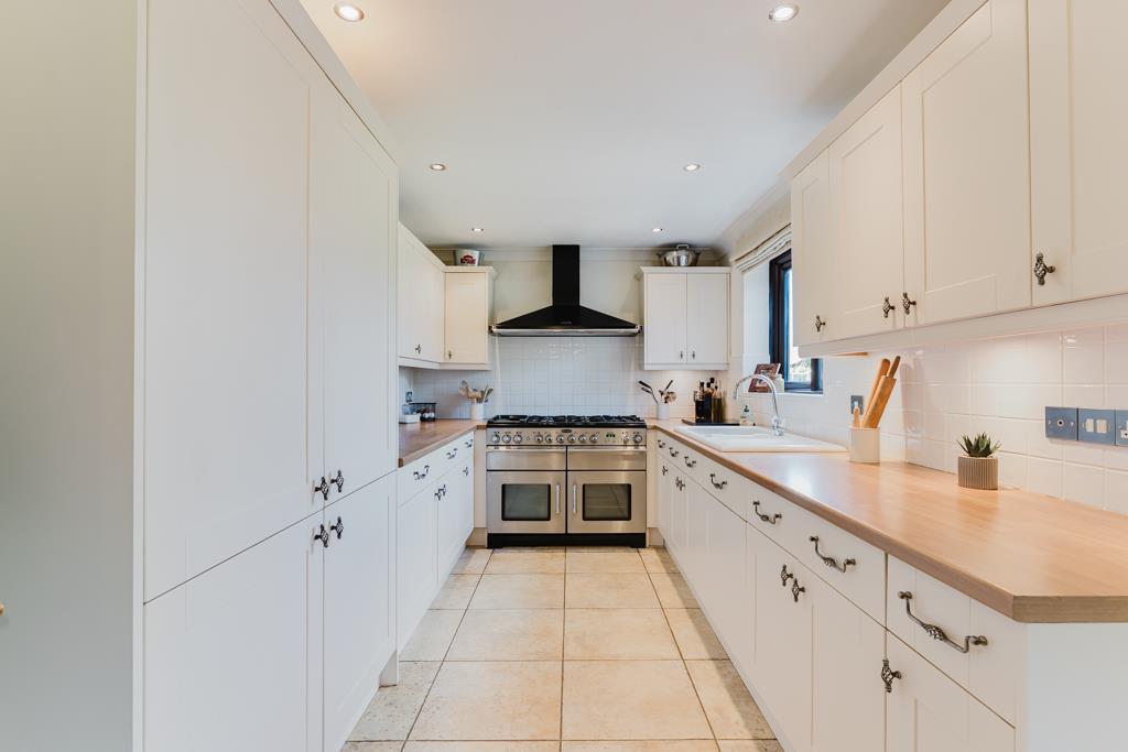 House in Barton Seagrave, North Northamptonshire - More