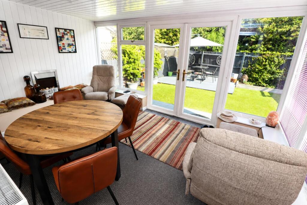 House in Higham Ferrers, North Northamptonshire - More