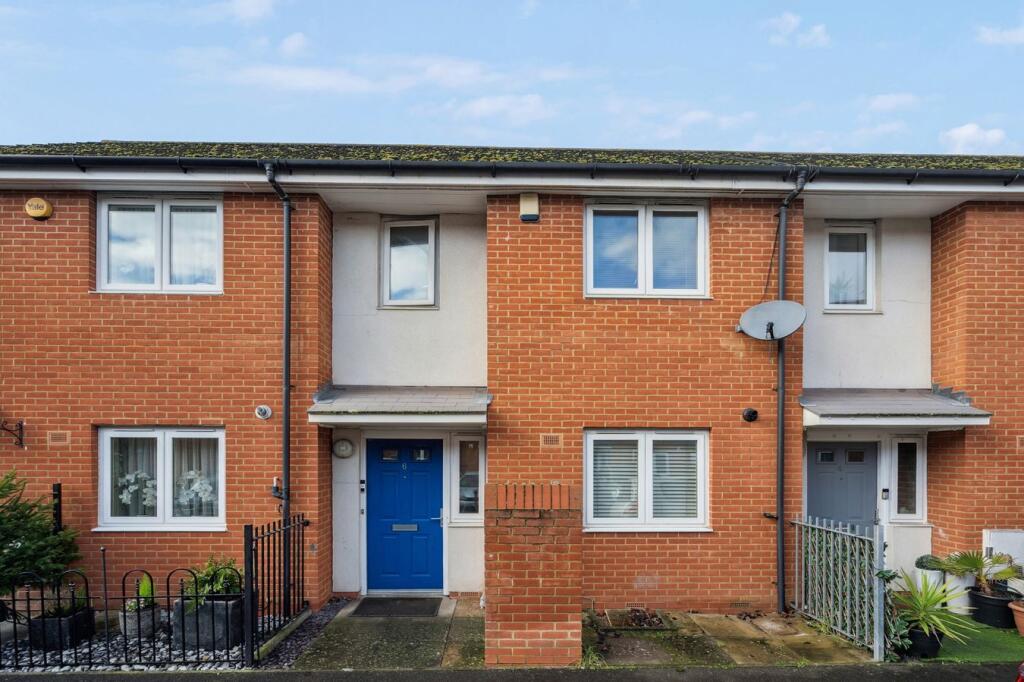 Main image of property: Oak Tree Drive, Langley , SL3