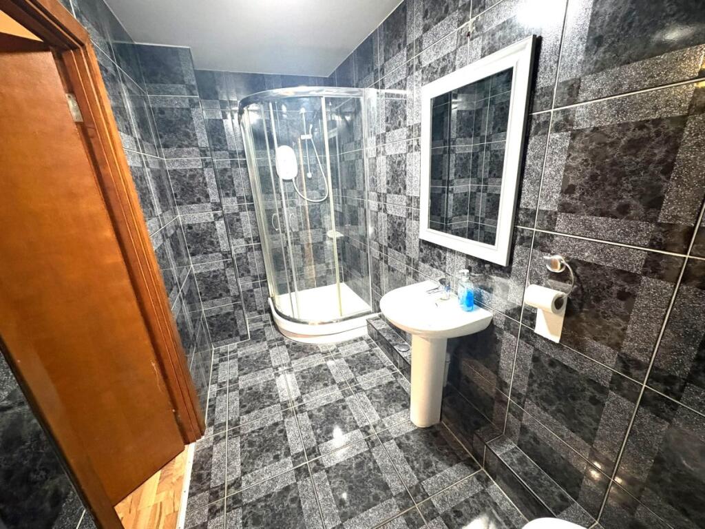 Apartment in Sheffield - View 5