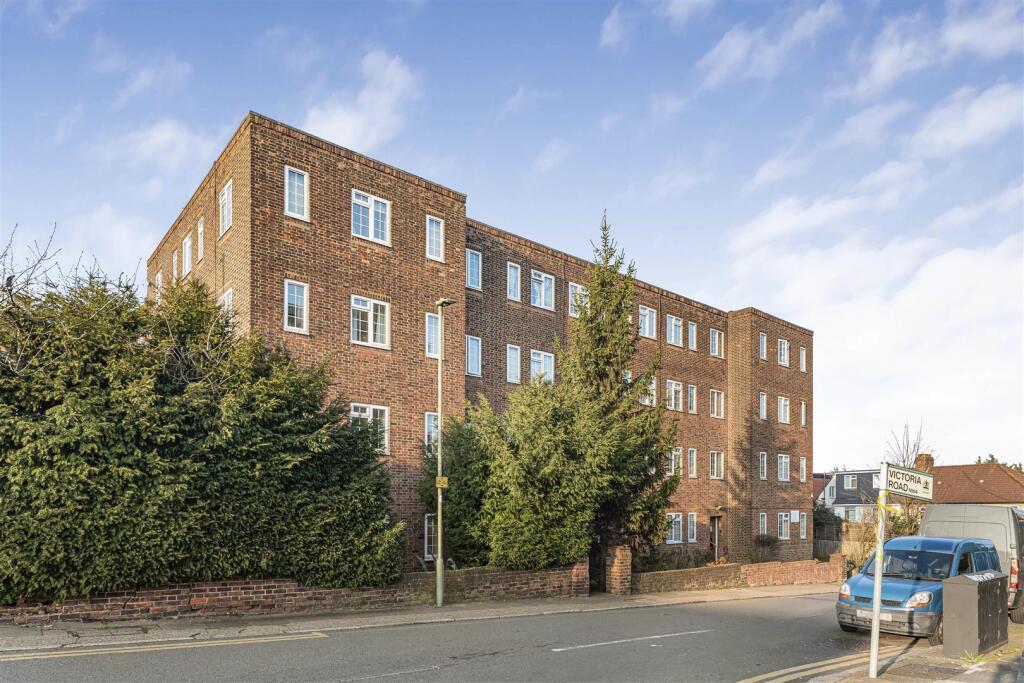 Main image of property: Brent Street, Hendon