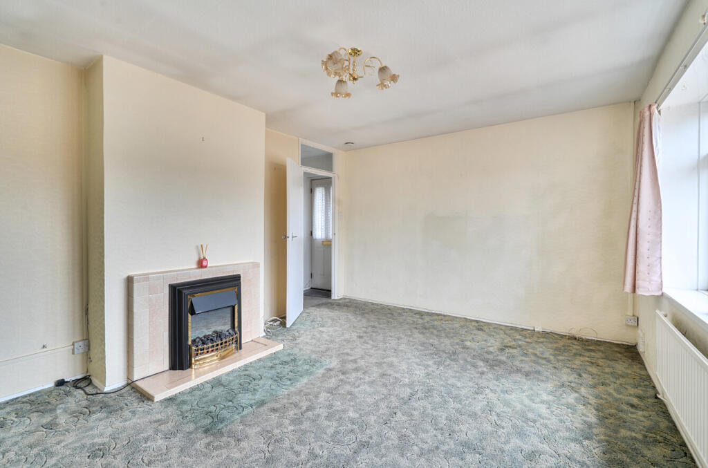Apartment in Aldershot, East End, North Town - View 2