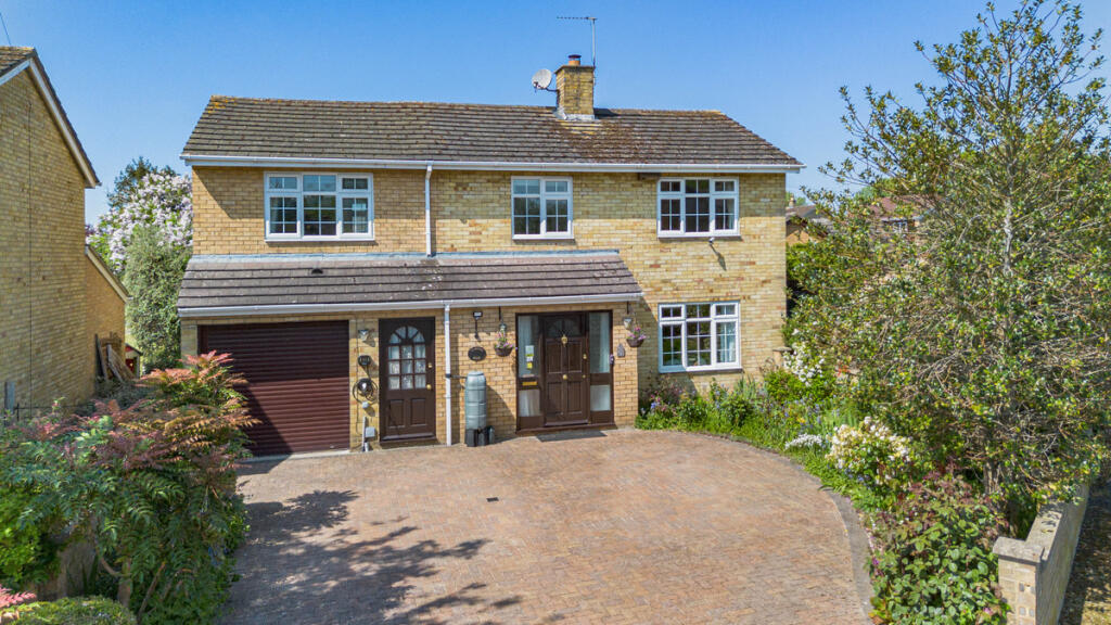 Main image of property: Almond Road, Bicester, OX26
