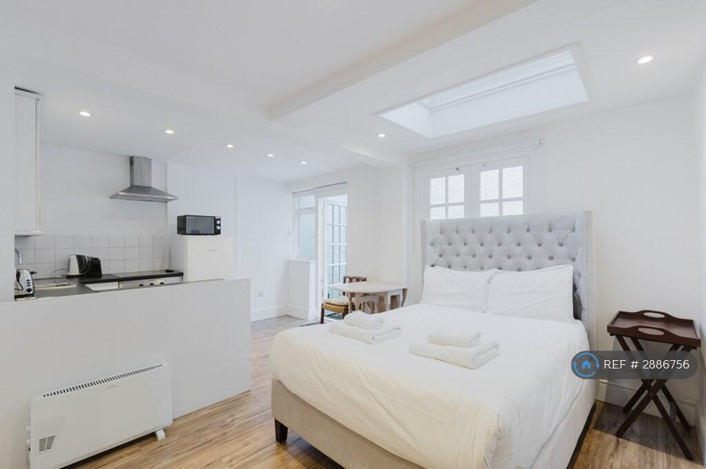 Studio flat for rent