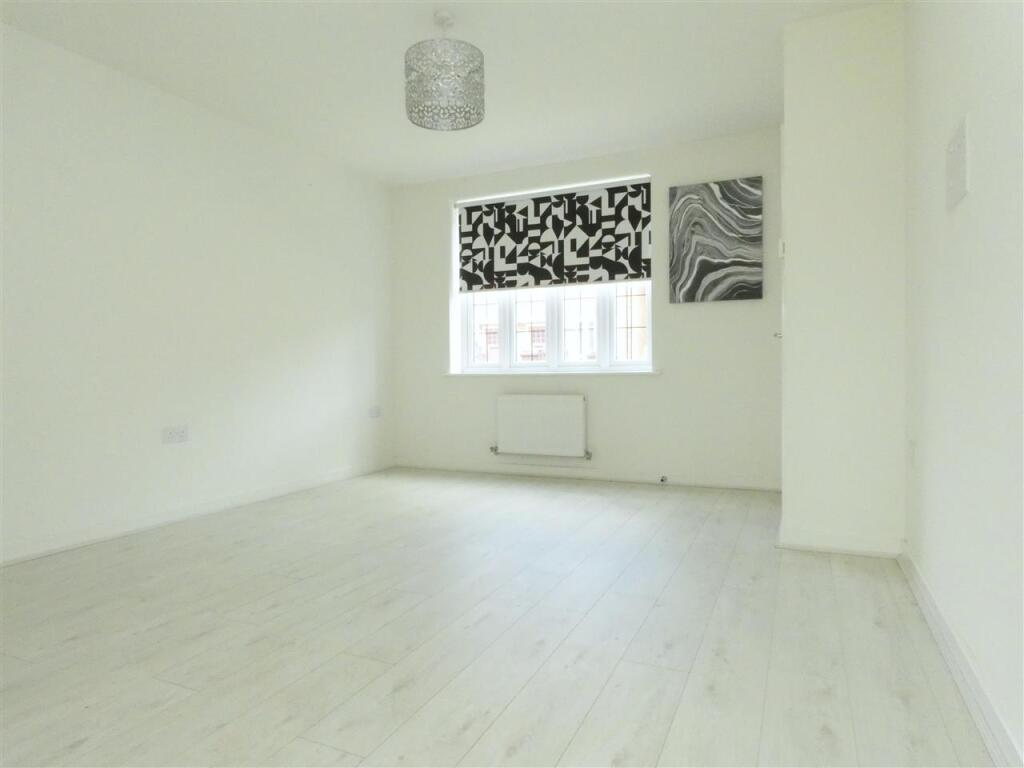 Firgrove Way, Whiston, Prescot photo 4