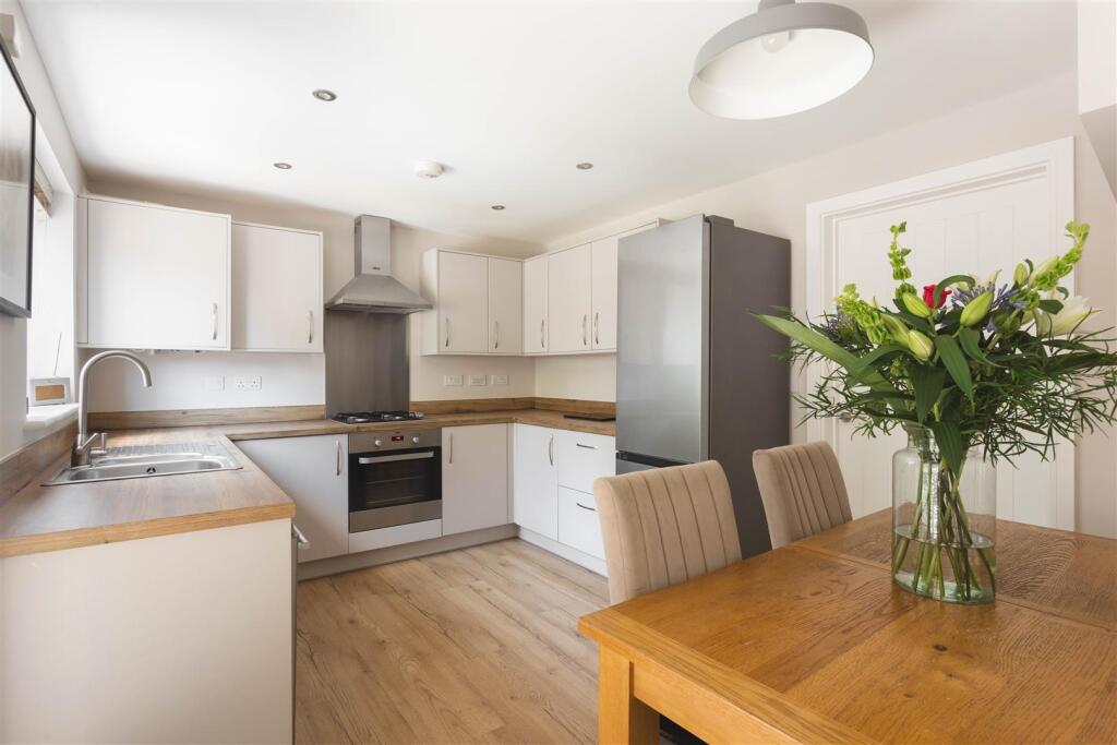 House in Bradford, St John's View, Menston - View 3