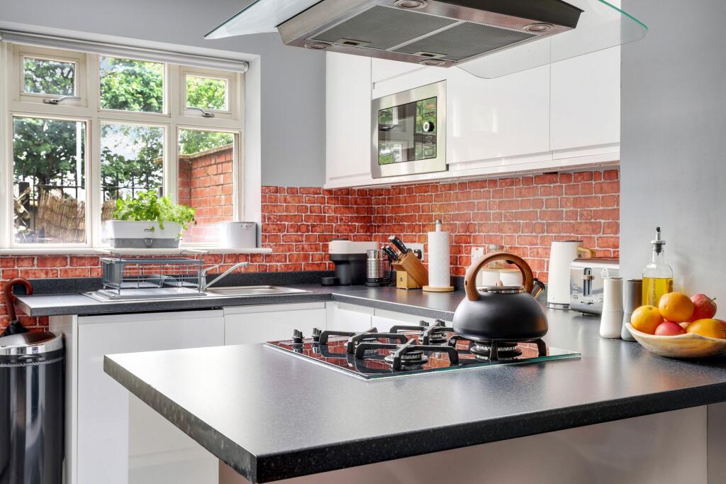 House in Nottingham, Nottinghamshire - View 3