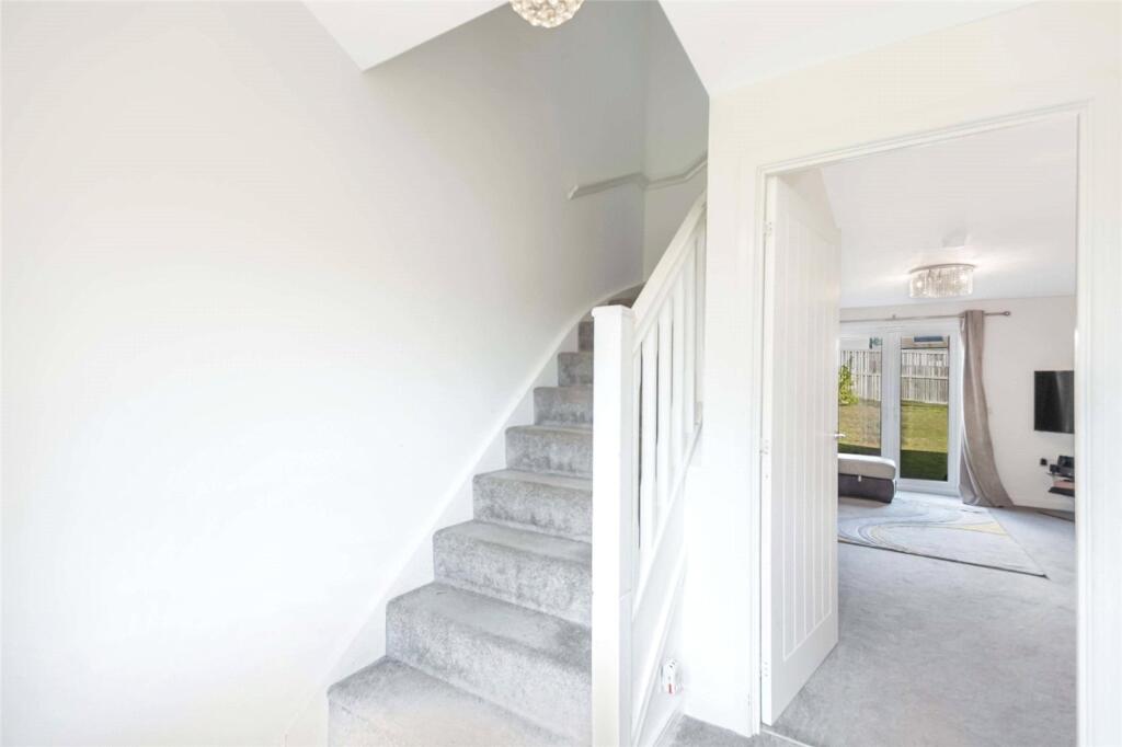 House in Cambuslang, Newton Farm, Newton - More