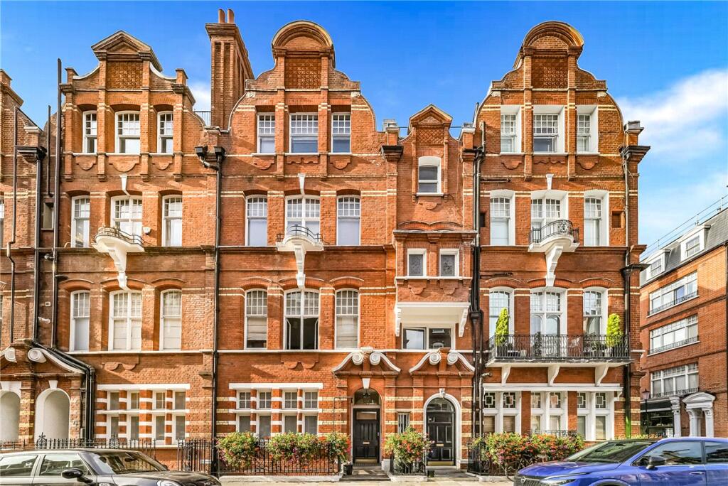Apartment in London, Royal Borough of Kensington and Chelsea - More