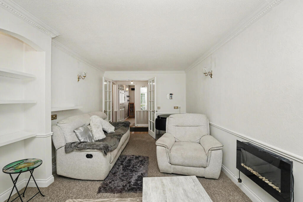Park Avenue, Enfield photo 2