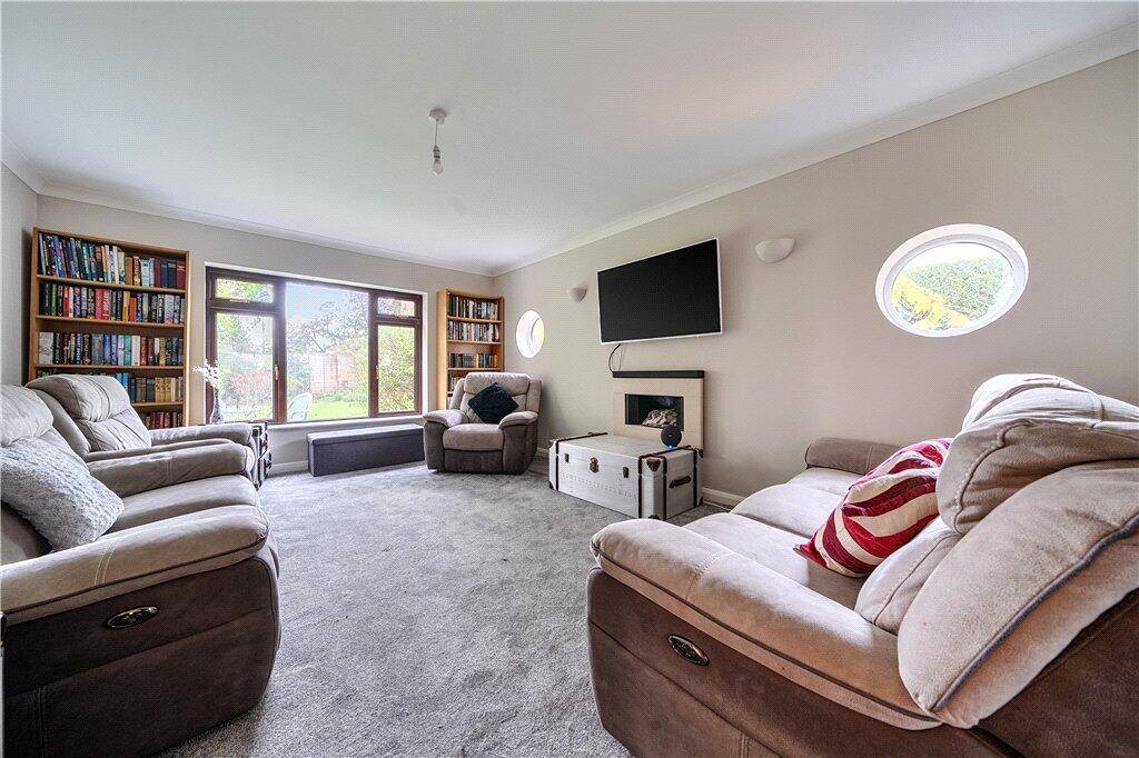 Fairview Drive, Romsey, Hampshire photo 4