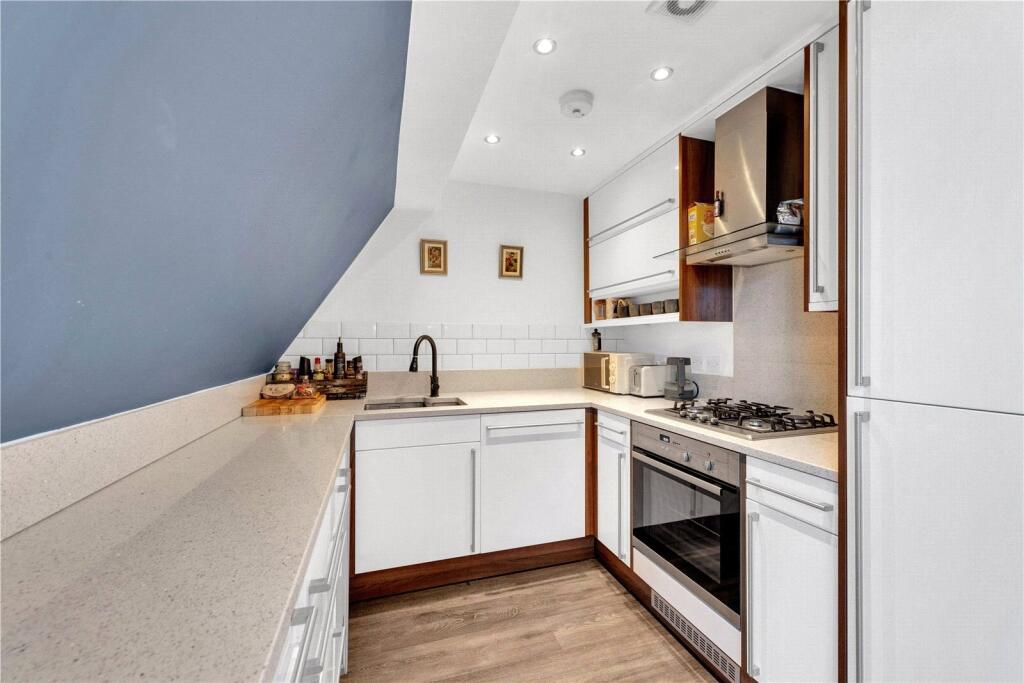 Apartment in Dartford - More
