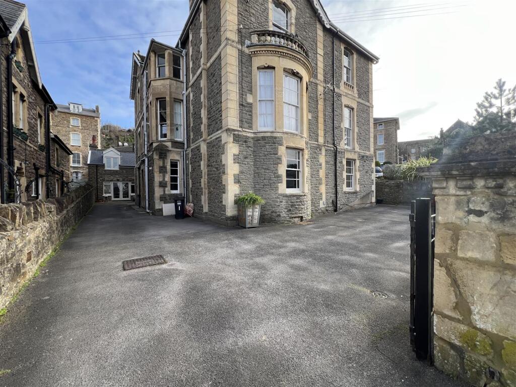 Main image of property: Flat 1 Pinehurst, 17 Bellevue Road, Clevedon