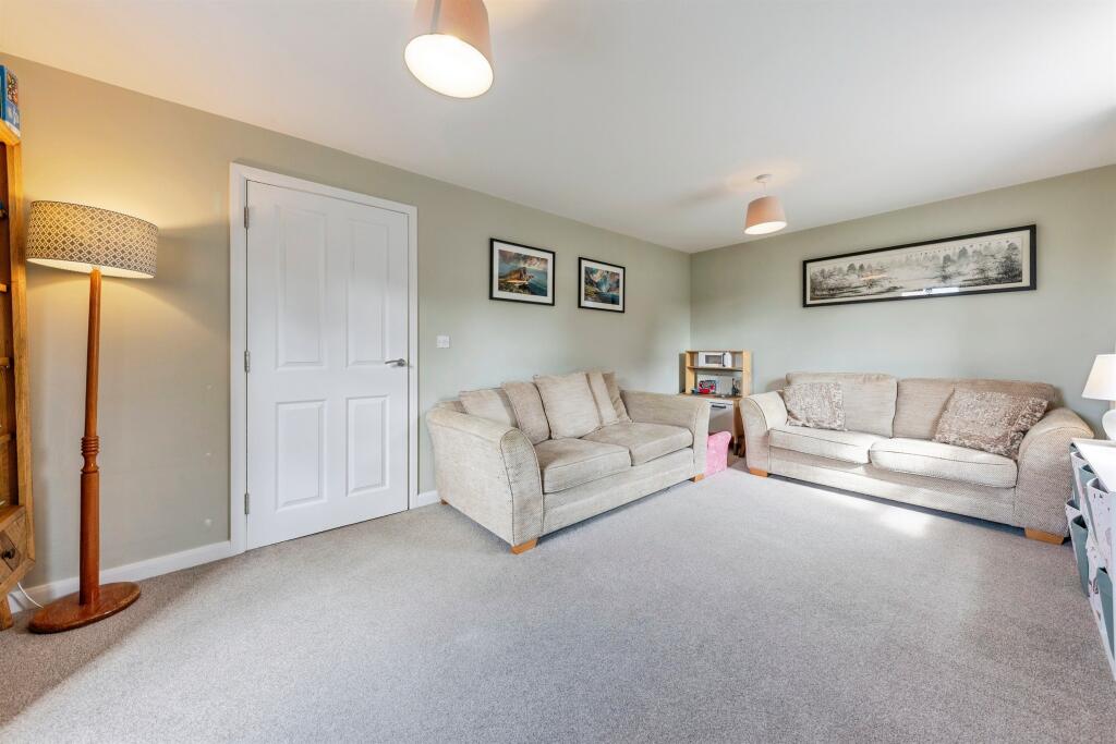 House in North Kesteven, Sleaford - More
