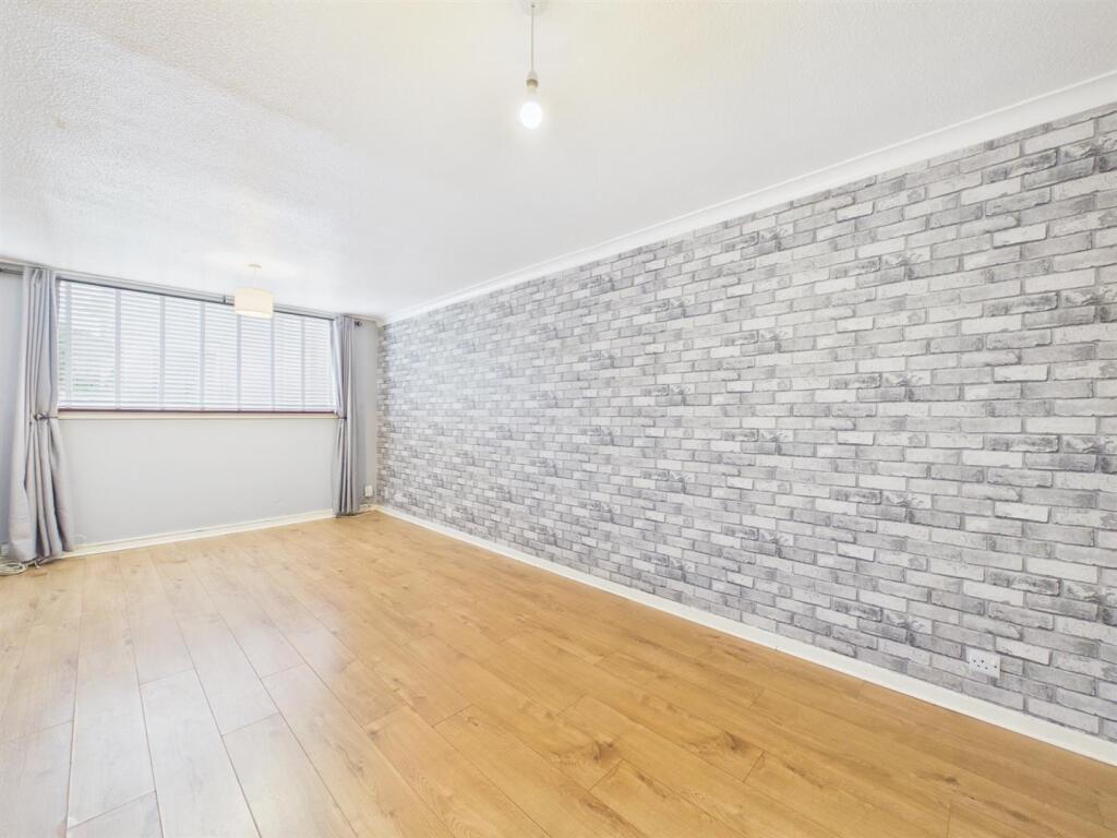 Apartment in Paisley - View 4