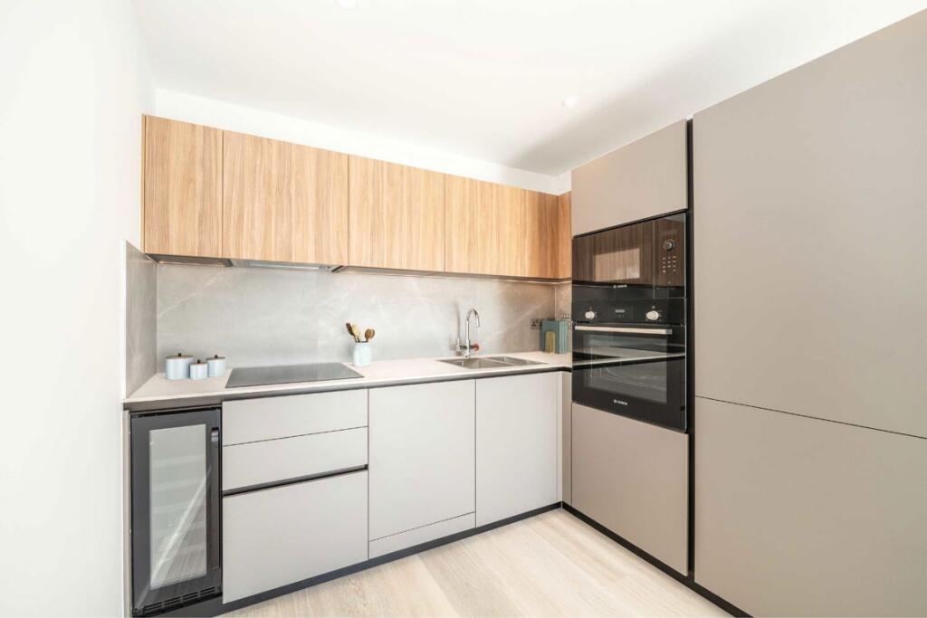 Apartment in London, York Road Estate, Battersea - View 2