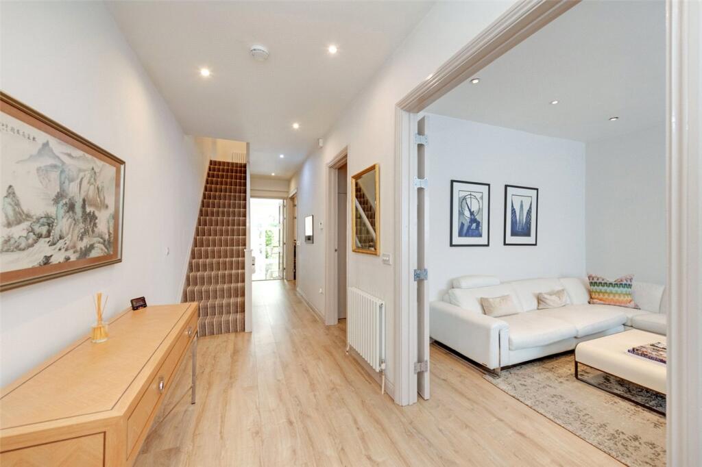 House in London - View 3