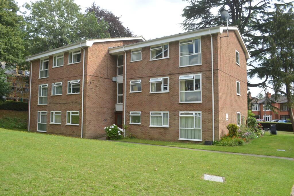 Main image of property: 2 bedroom Apartment 1st Floor in Godalming