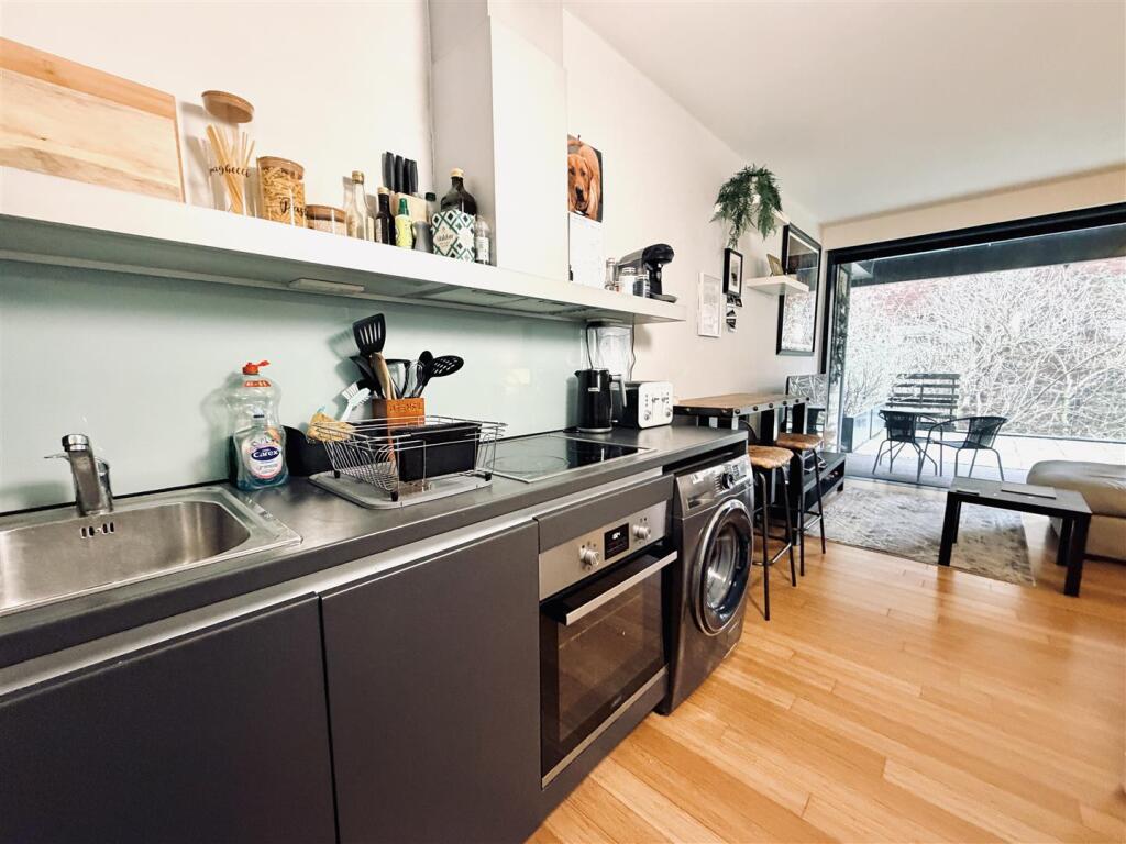 Budenberg, Woodfield Road, Altrincham photo 3