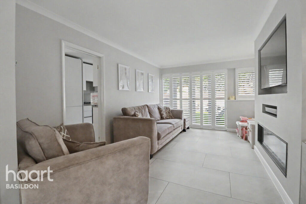 House in Basildon, Wickford - View 5