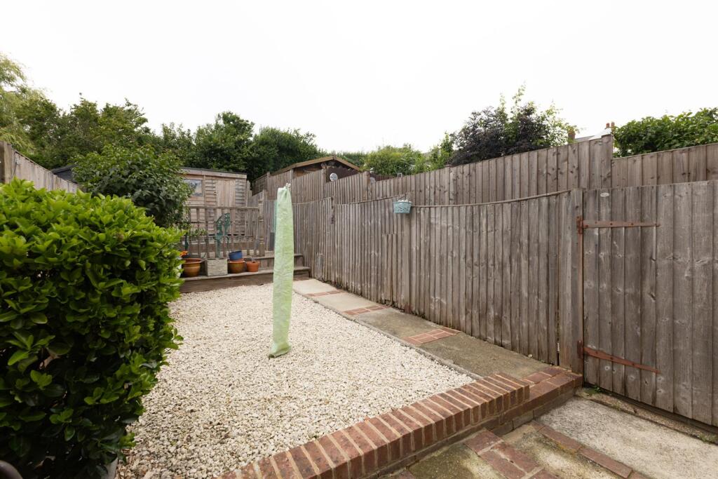 Greville Road, Hastings - More