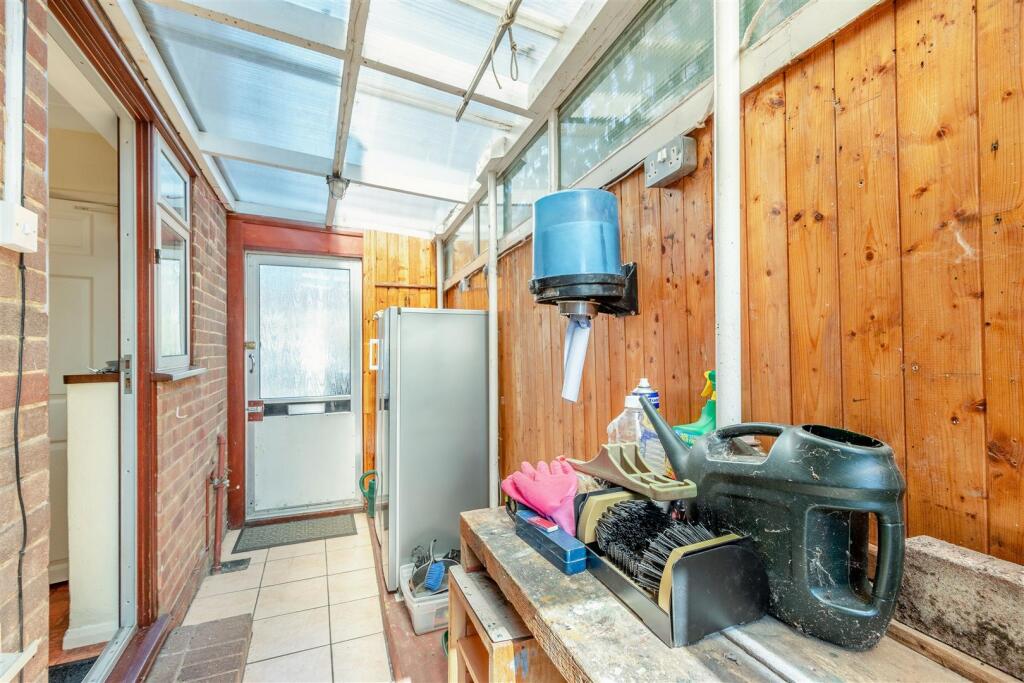 House in Tonbridge and Malling, East Malling and Larkfield - More