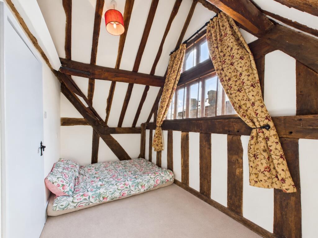 Apartment in Worcester, Worcestershire - View 4