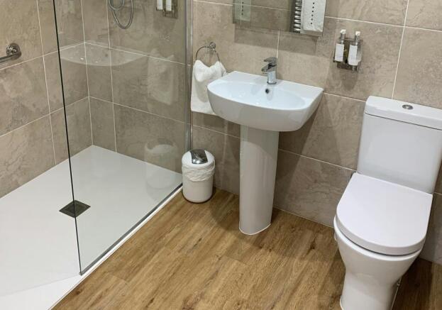 Guest Ensuite e.jpeg