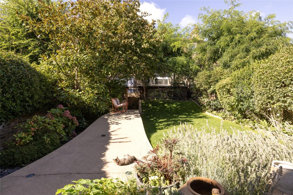House in London - View 5