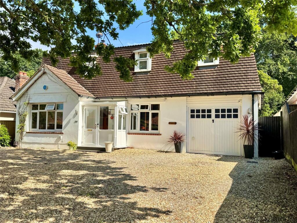 Main image of property: Manor Road, New Milton, Hampshire, BH25
