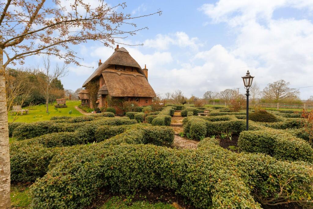 House in Basingstoke and Deane, Ashford Hill with Headley - View 5