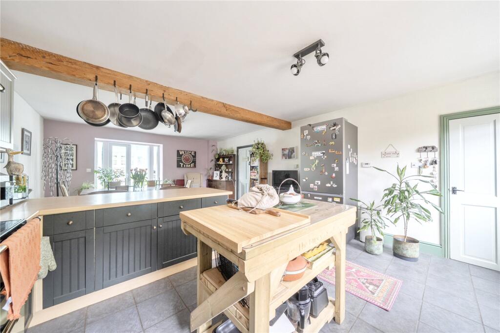 Pant-y-Dwr, Rhayader, Powys, LD6 - More