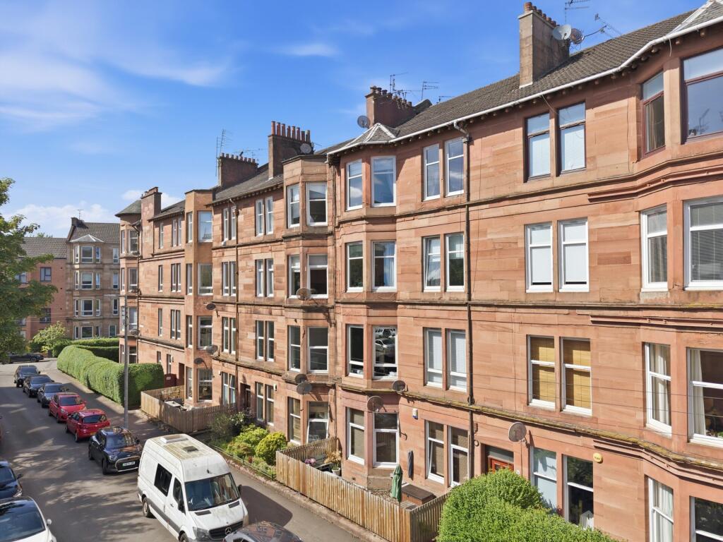 Main image of property: 1/2, 13 Craigmillar Road, Battlefield, G42 9JZ