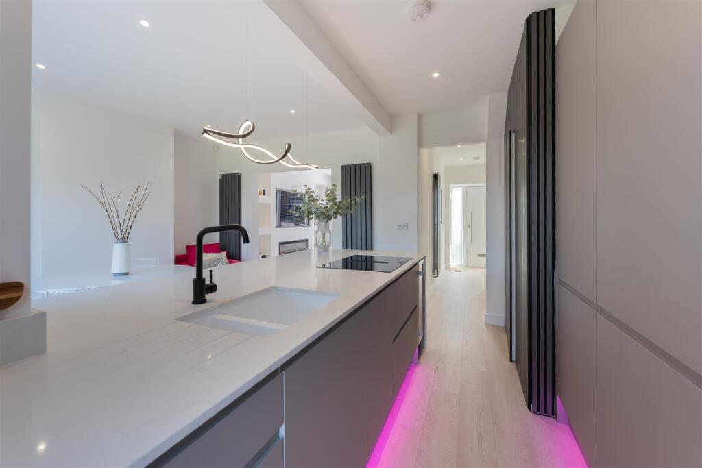 House in Prenton, Liverpool City Region - View 4