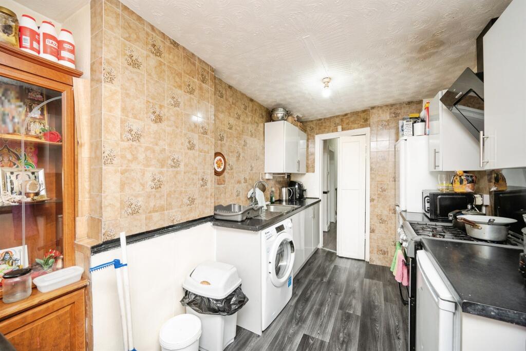 House in West Bromwich, Lyndon - View 3