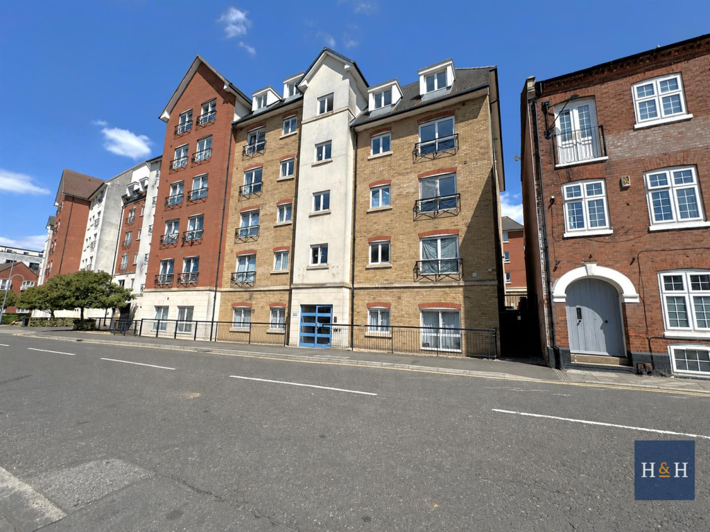 Main image of property: ST ANDREWS STREET, TOWN CENTRE - NN1