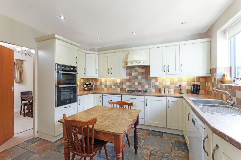 House in Wakefield - View 2