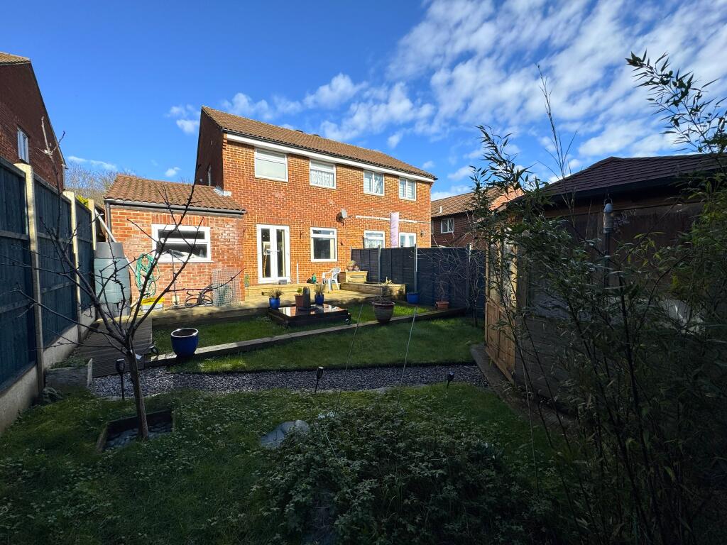 Seaford Close, Bursledon Green, Southampton photo 2