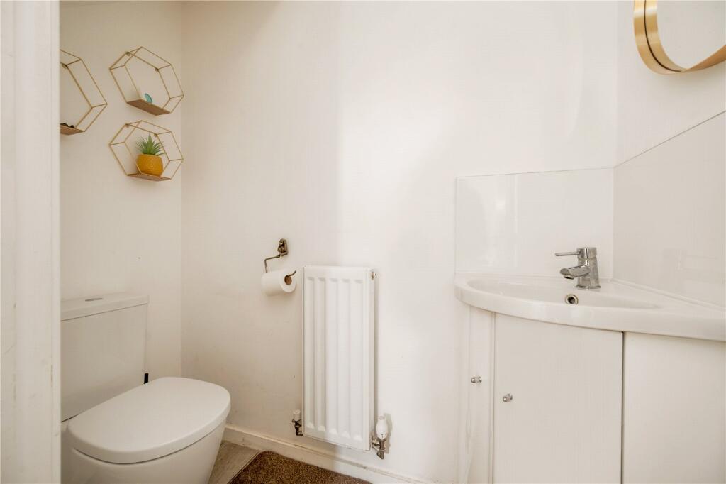 House in Harborough, Great Glen - More