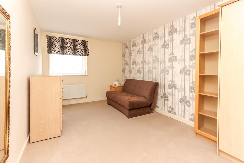 Apartment in Northampton - View 5