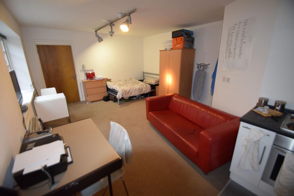 Studio flat for rent