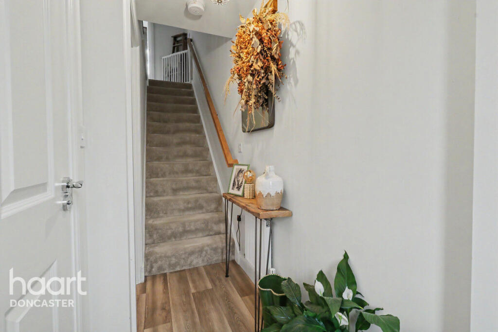 House in Doncaster, Rossington - View 5