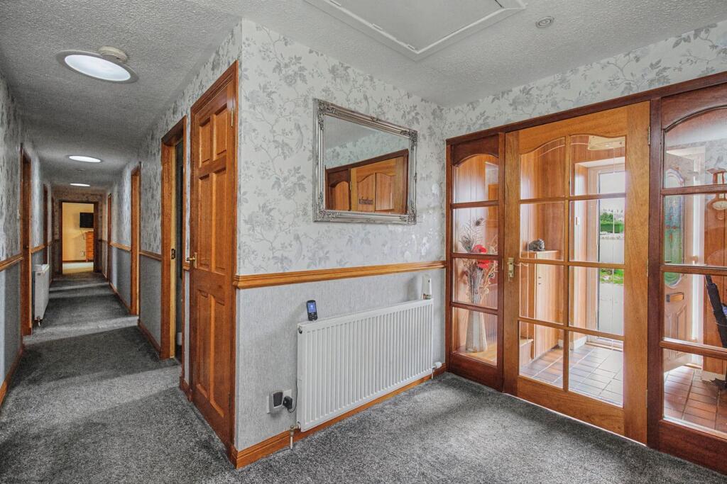 House in Dundee - More