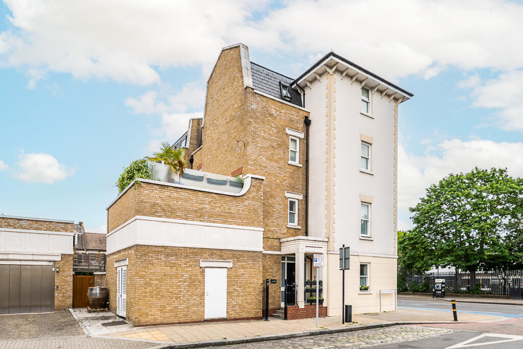 Main image of property: Battersea Park Road, London, SW11