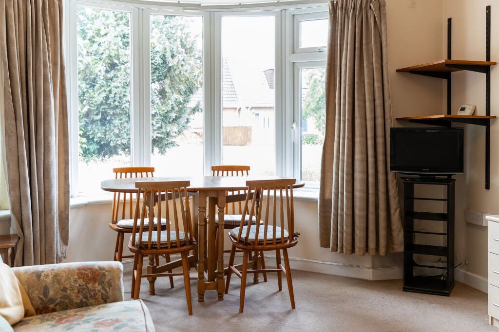 House in Vale of White Horse, Caldecott, Abingdon on Thames - View 3