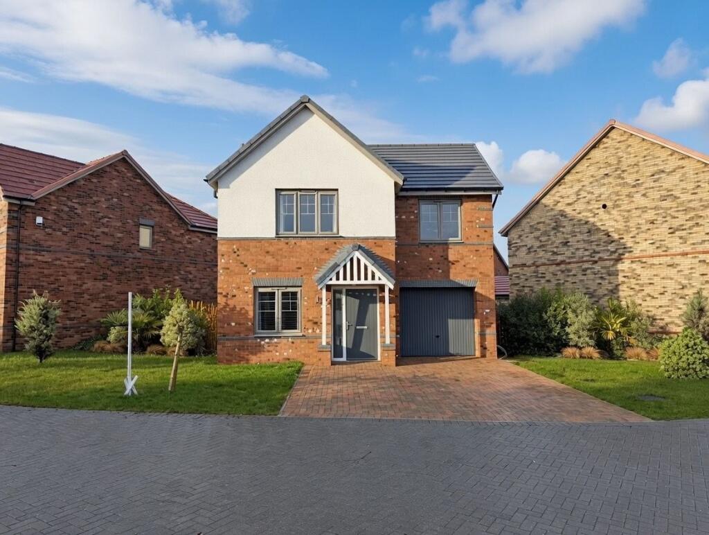 3-bed detached on Acorn Drive, Cygnet Park, Killingworth, £315,000