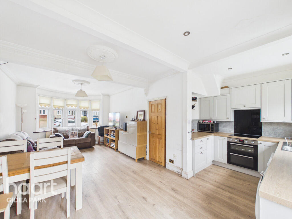 Main image of property: Northumberland Avenue, Hornchurch, RM11 2HR