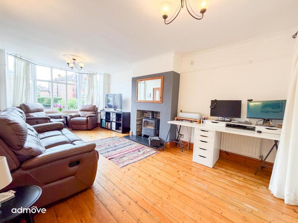 Downs Drive, Timperley, WA14 – další