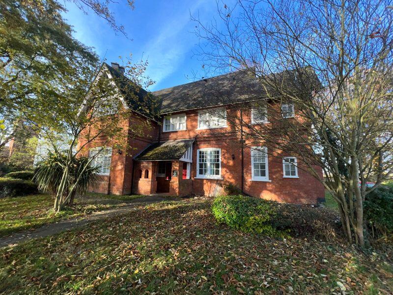 Main image of property: 8 The Drive, LE8 5PB