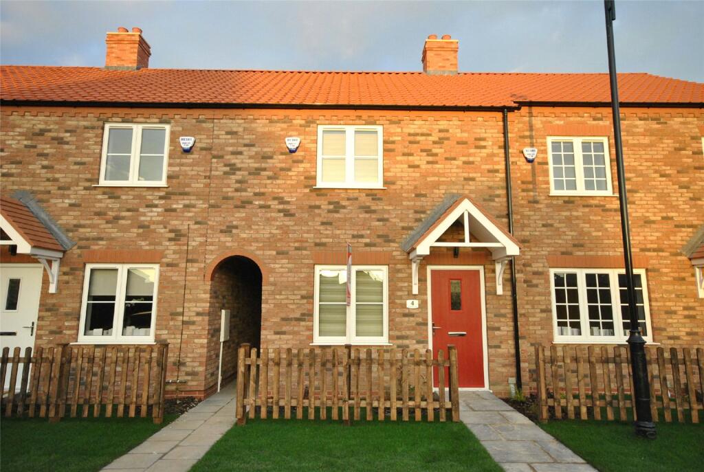 Main image of property: Hoplands Close, New Waltham, Grimsby, Lincolnshire, DN36